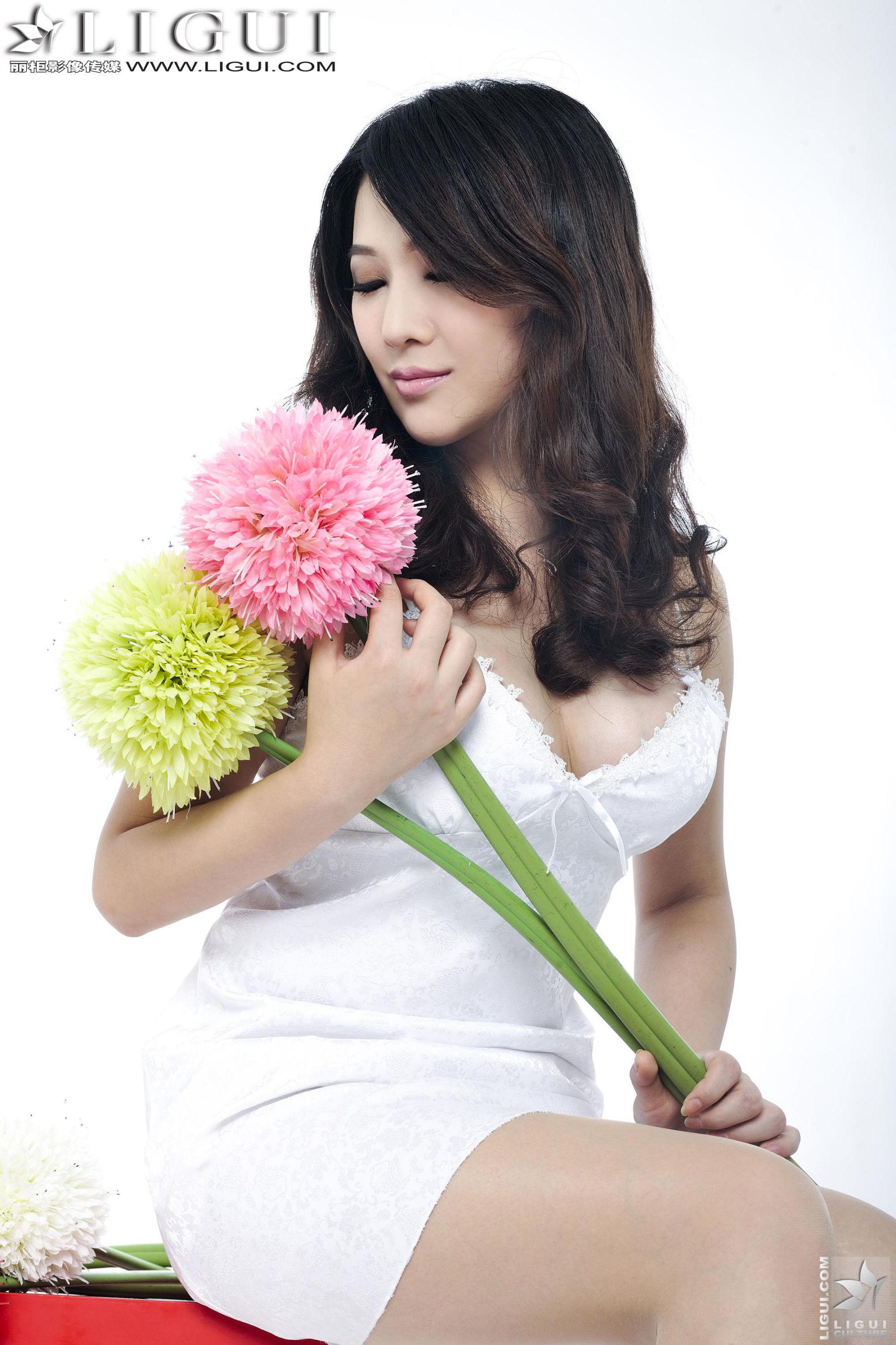 图片[8]-Model 文静《唯美睡衣美足》上下全集 [丽柜LiGui] 美腿玉足写真图片-秀臀网-高品质图集网