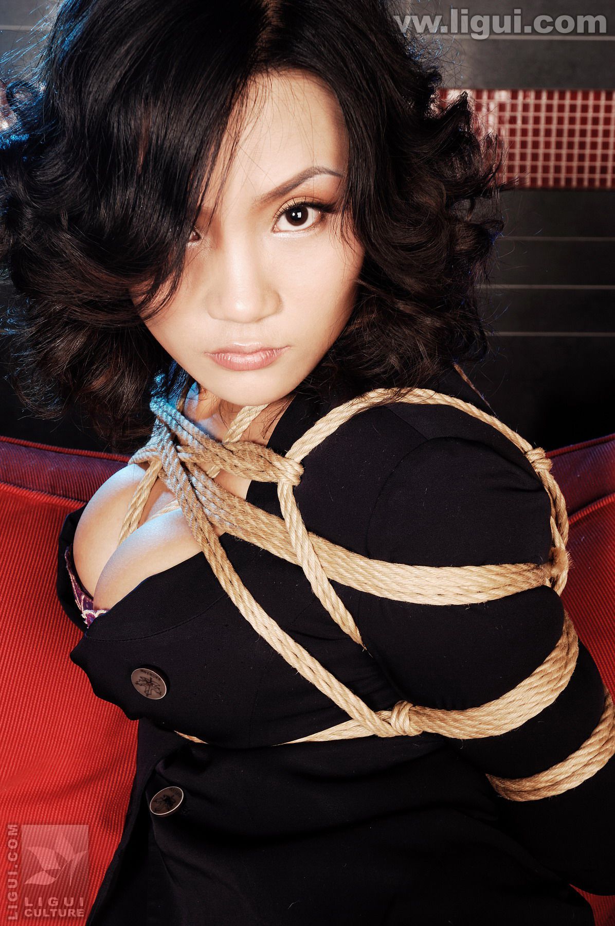 图片[3]-Model lucy《被捆绑的梦幻镜头》 [丽柜美束LiGui] 美腿玉足写真图片-蕾丝百合网-美图分享,Cosplay美图,私房写真,套图下载