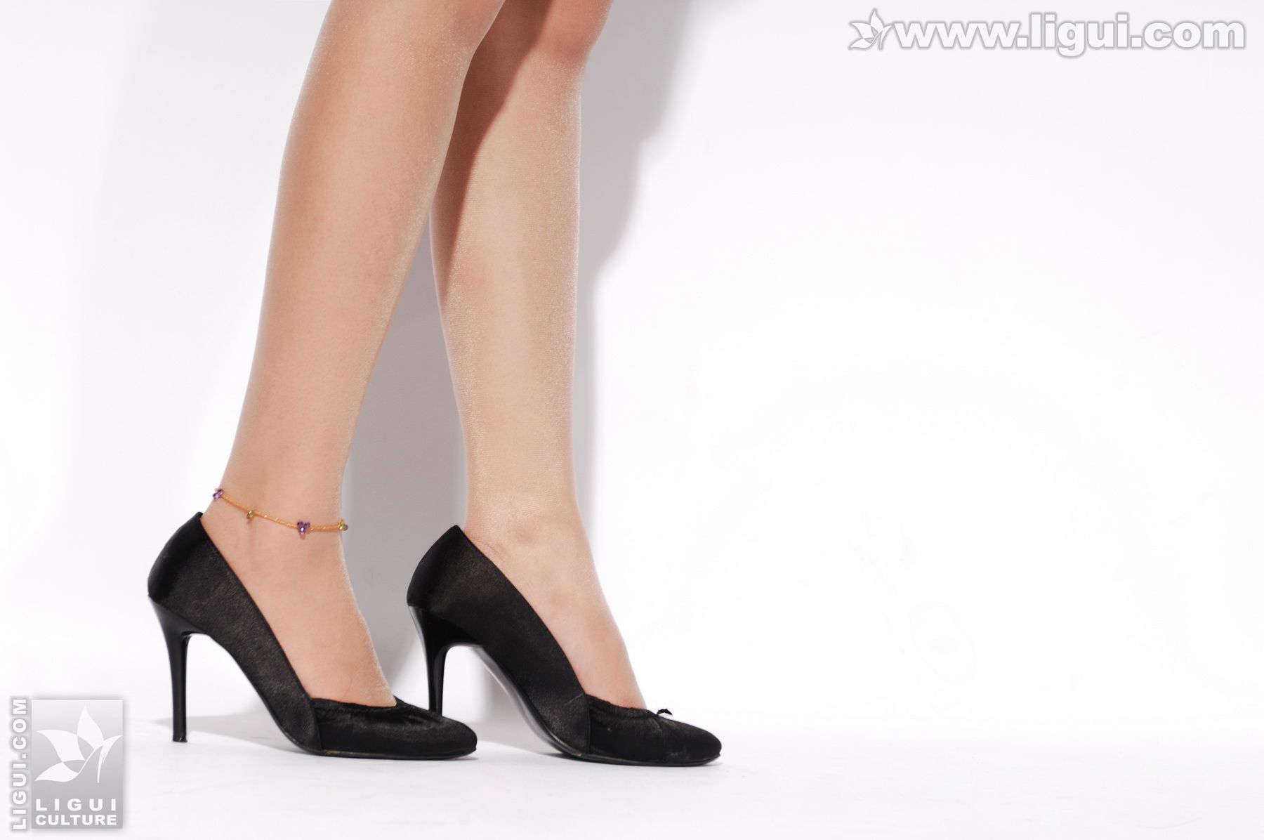 图片[8]-Model 婷婷《单色系的唯美镜头》 [丽柜LiGui] 美腿玉足写真图片-秀臀网-高品质图集网