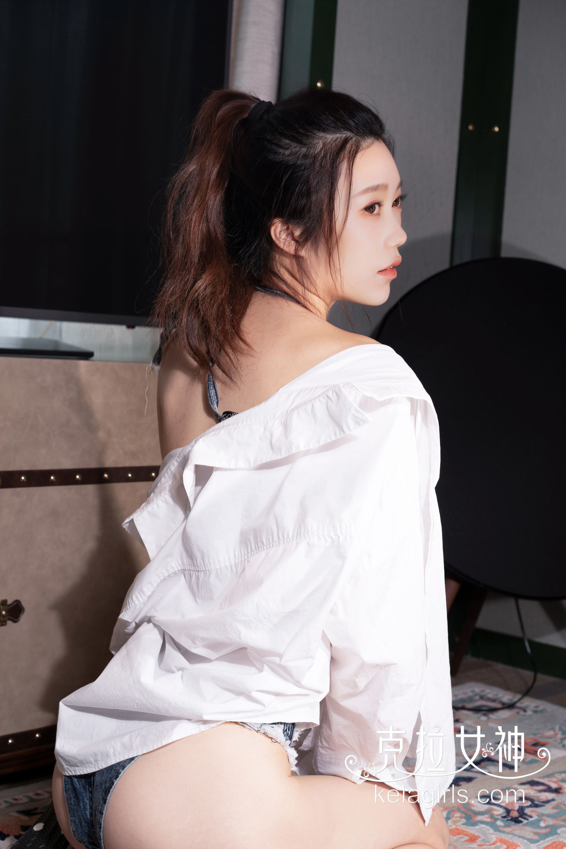 图片[2]-[克拉女神Kelagirls] 西景 情迷人字拖-蕾丝百合网-美图分享,Cosplay美图,私房写真,套图下载