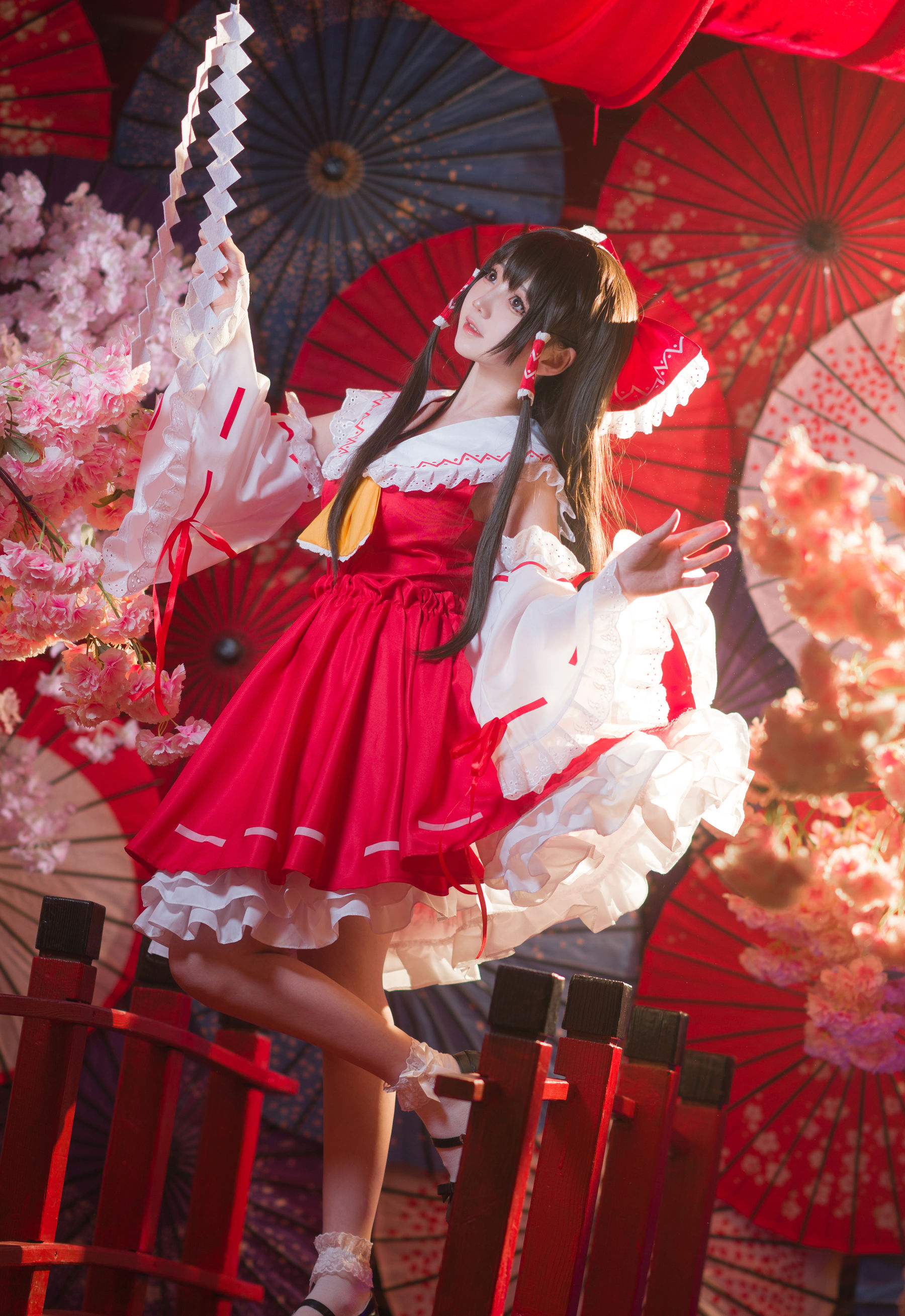 [福利COS] 楚楚子w – 博丽灵梦-蕾丝百合网-美图分享,Cosplay美图,私房写真,套图下载