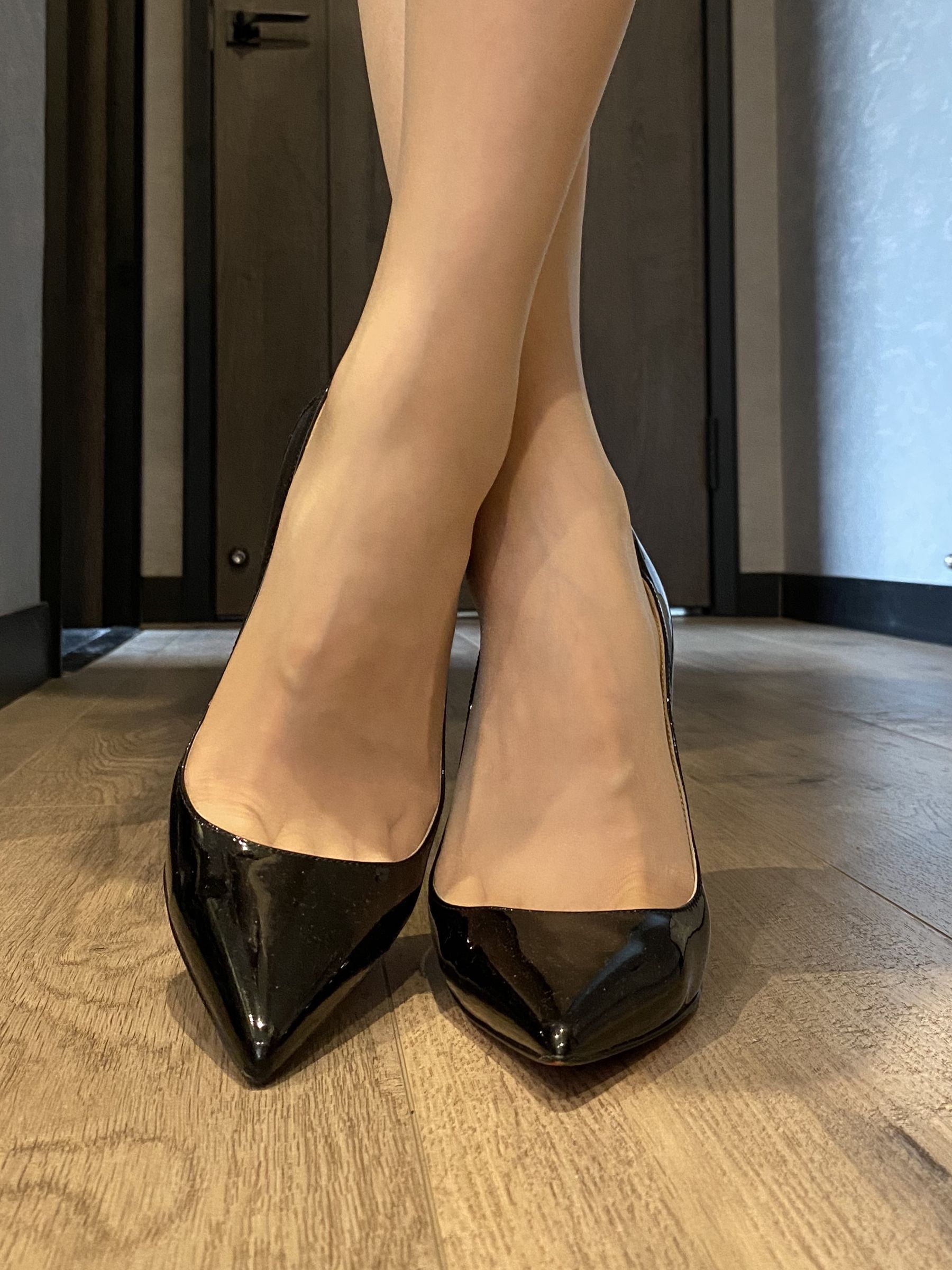 图片[2]-[福利COS] 丝足博主麋鹿_Monroe 2020.09.07 丝足美甲-蕾丝百合网-美图分享,Cosplay美图,私房写真,套图下载