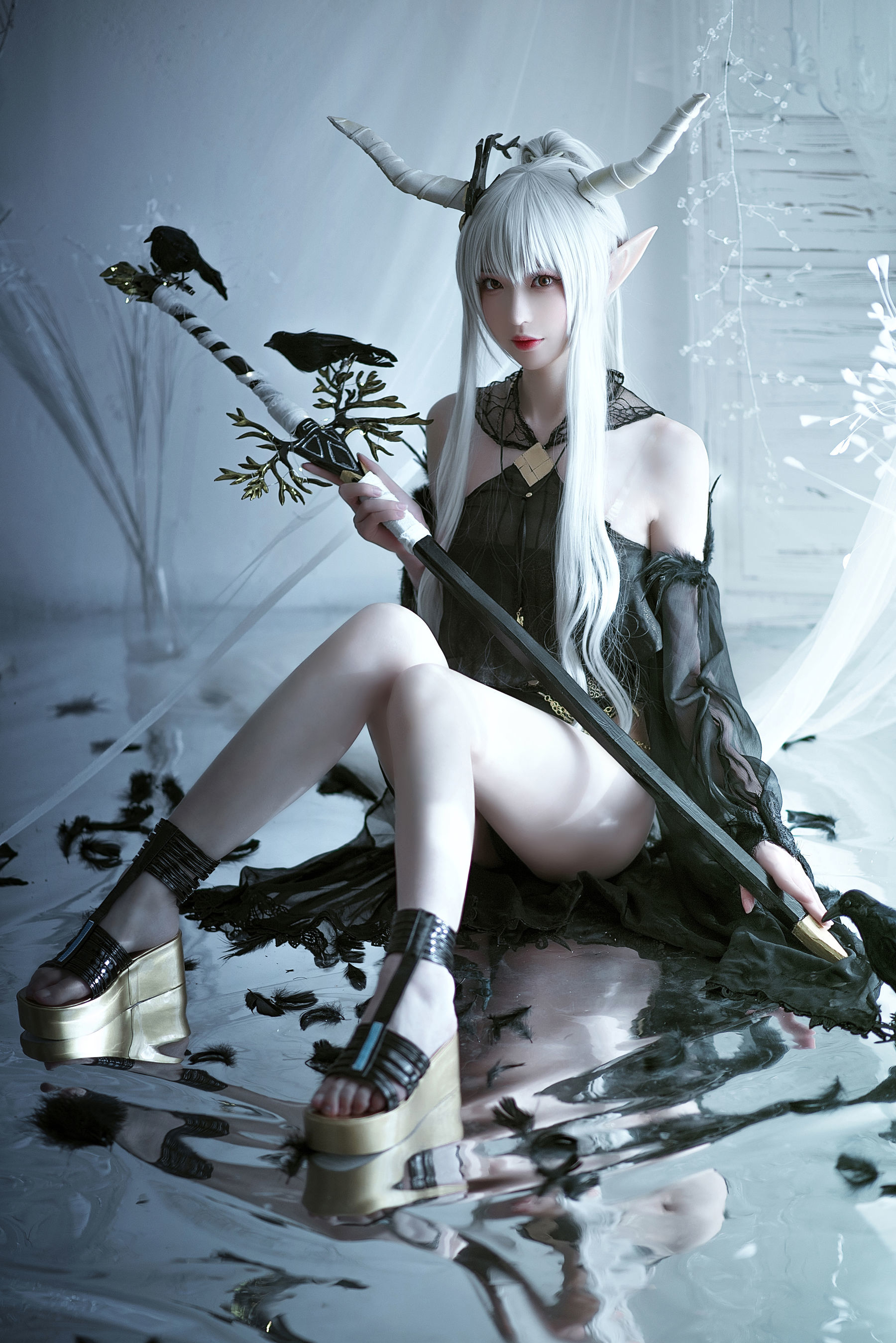 图片[2]-[COS福利] Coser小姐姐南宫 – 闪灵泳装-蕾丝百合网-美图分享,Cosplay美图,私房写真,套图下载