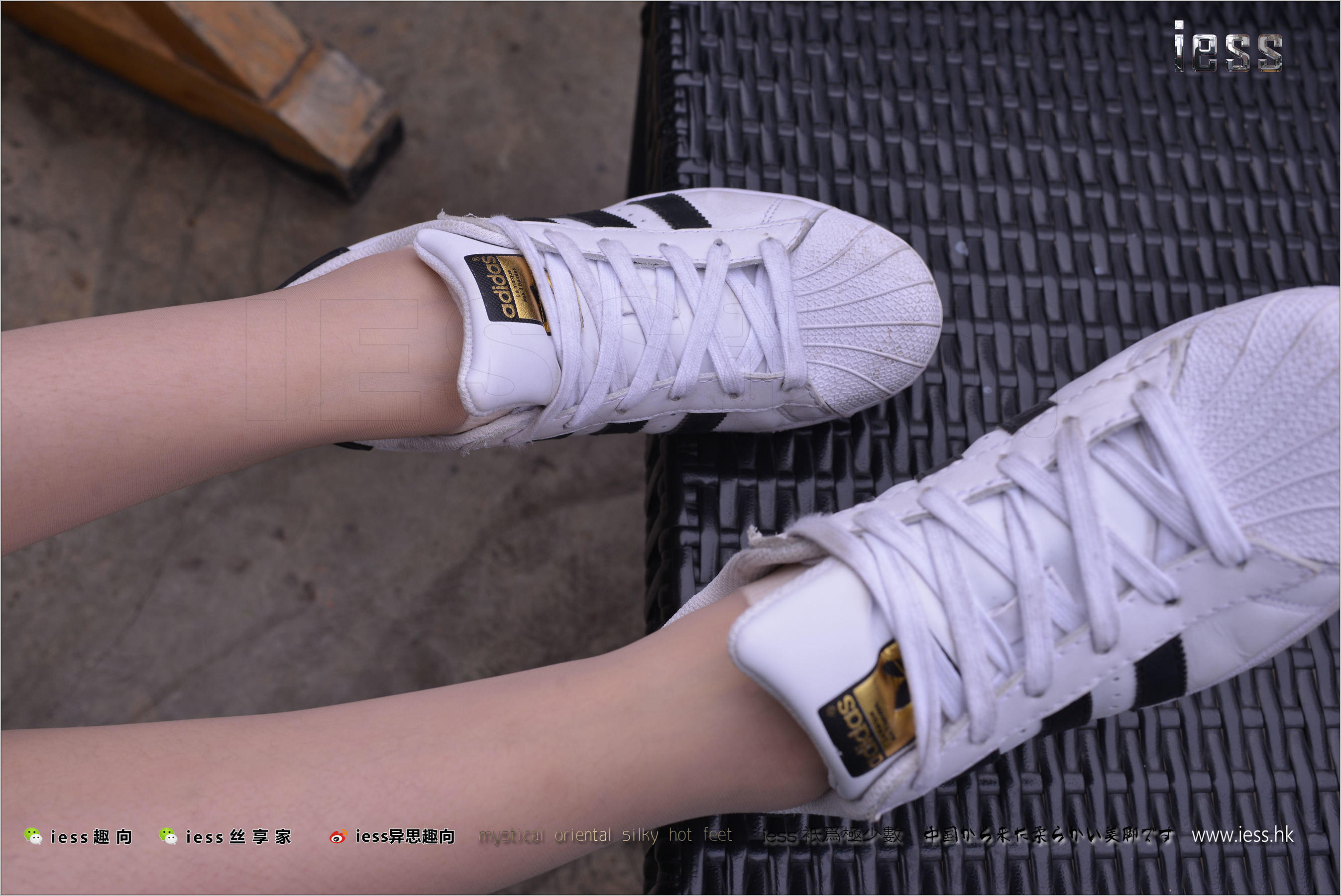 图片[9]-丝足便当172 圆叔叔 《丝袜棉袜贝壳头》双十一特辑_[IESS异思趣向]-秀臀网-高品质图集网