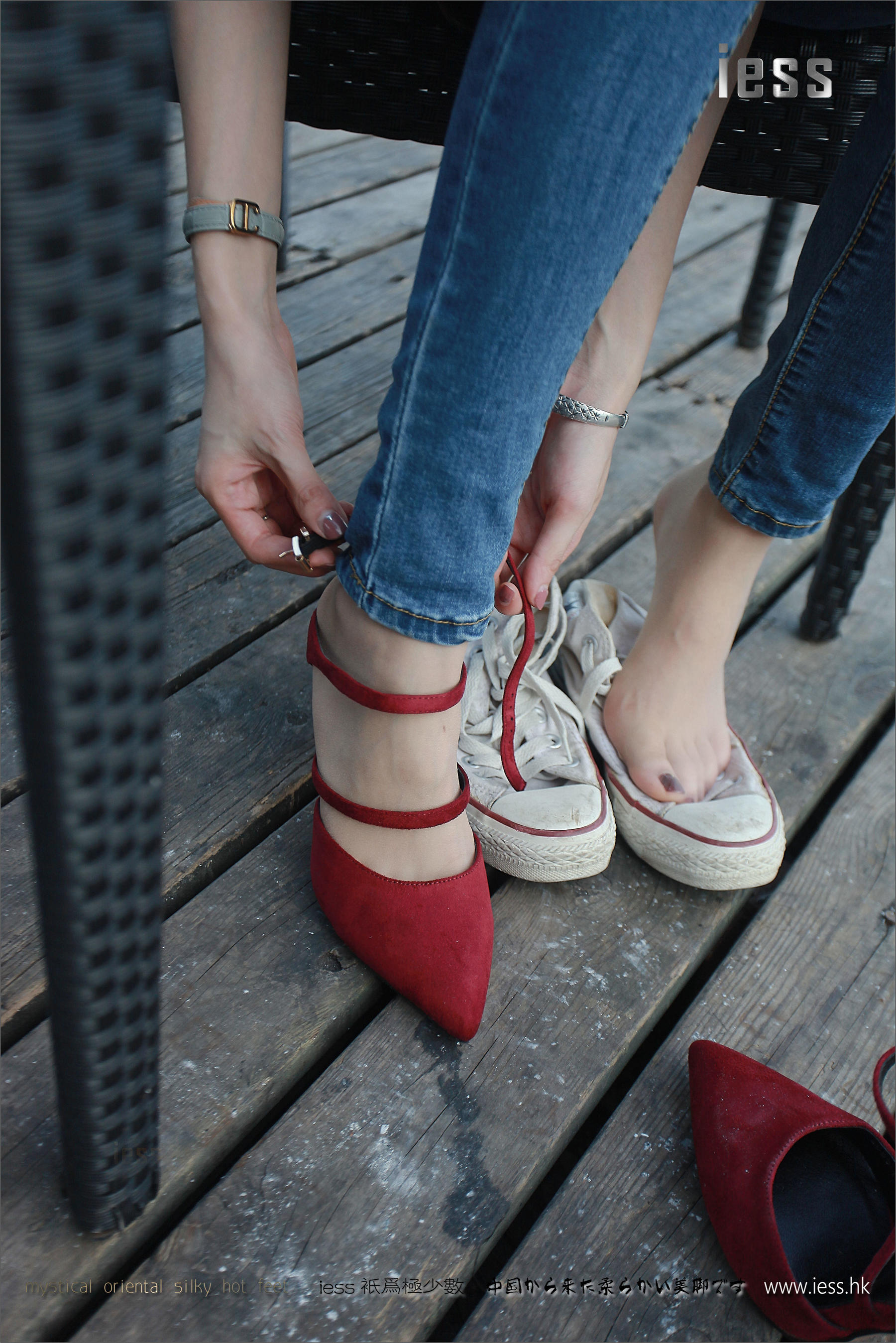 图片[7]-丝足便当102 佳爷 《仙女牌牛仔裤与高跟肉丝》[IESS异思趣向]-秀臀网-高品质图集网