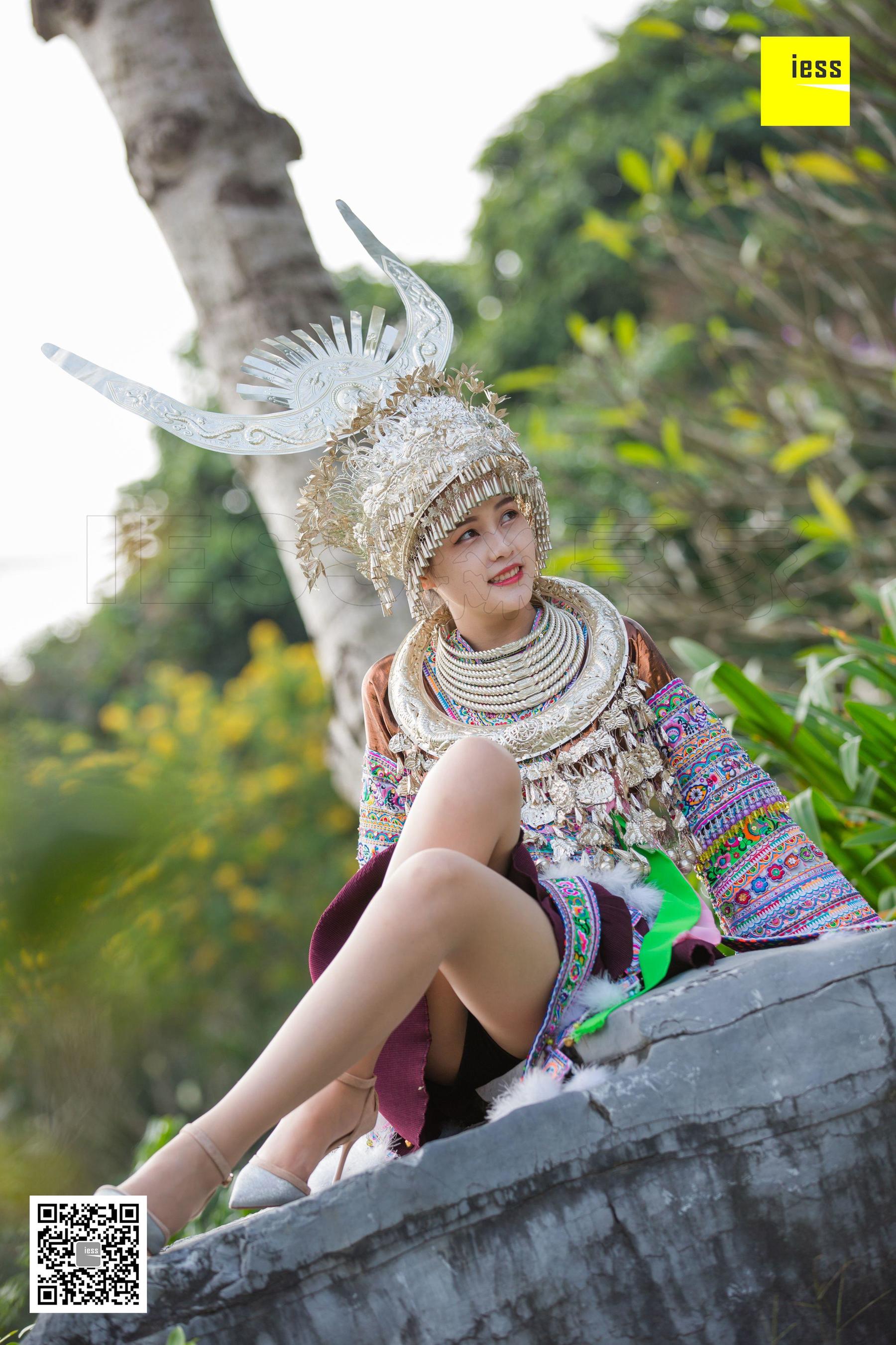 图片[3]-[异思趣向IESS] 模特 九妹《穿丝袜的苗族九妹》-秀臀网-高品质图集网