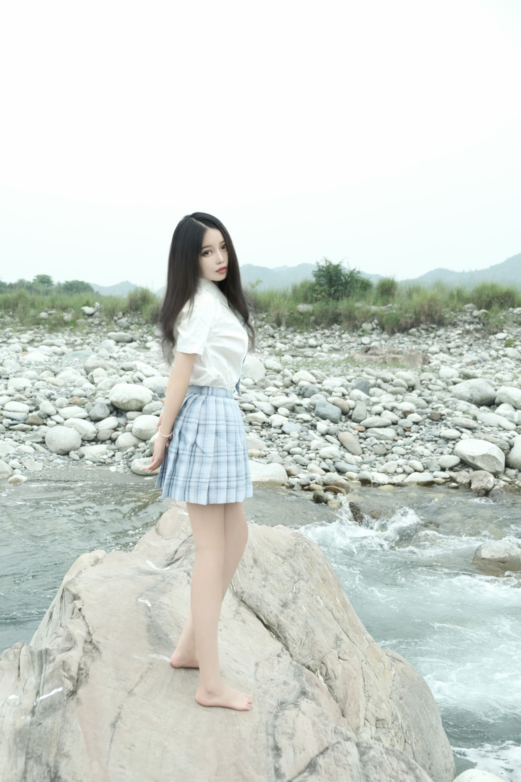 图片[8]-[福利COS] eloise软软 – 河边JK-秀臀网-高品质图集网