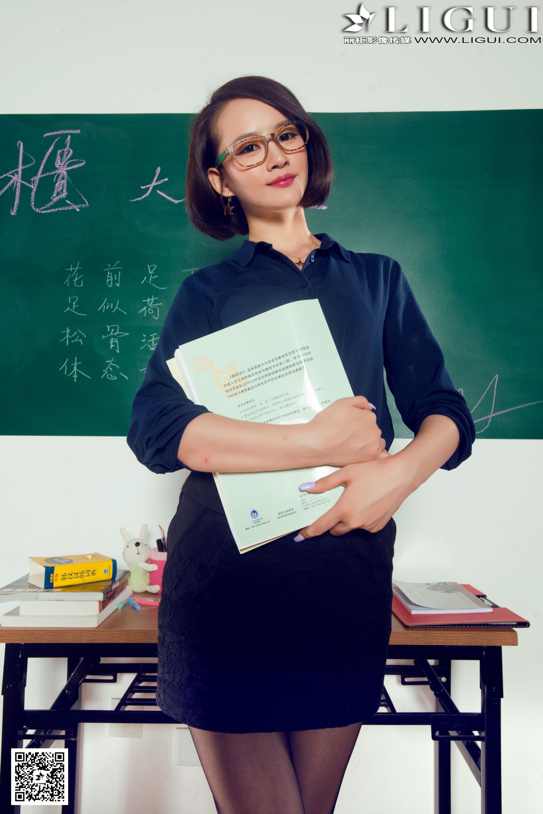 图片[9]-Model AMY《灰丝美女老师》 [丽柜LiGui] 美腿玉足写真图片-秀臀网-高品质图集网