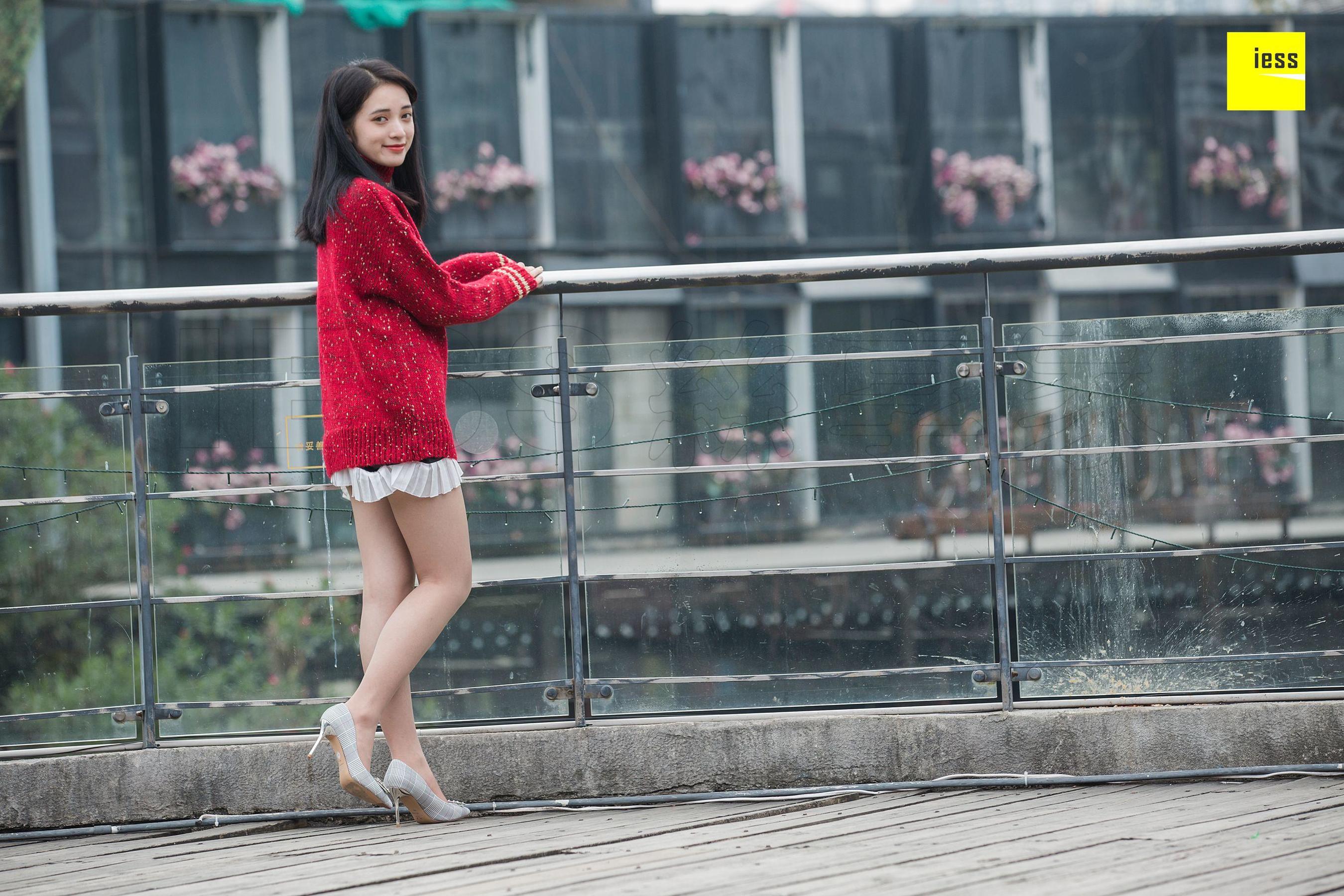 图片[5]-[异思趣向IESS] 模特 姗姗《街拍姗姗和小助理》-秀臀网-高品质图集网