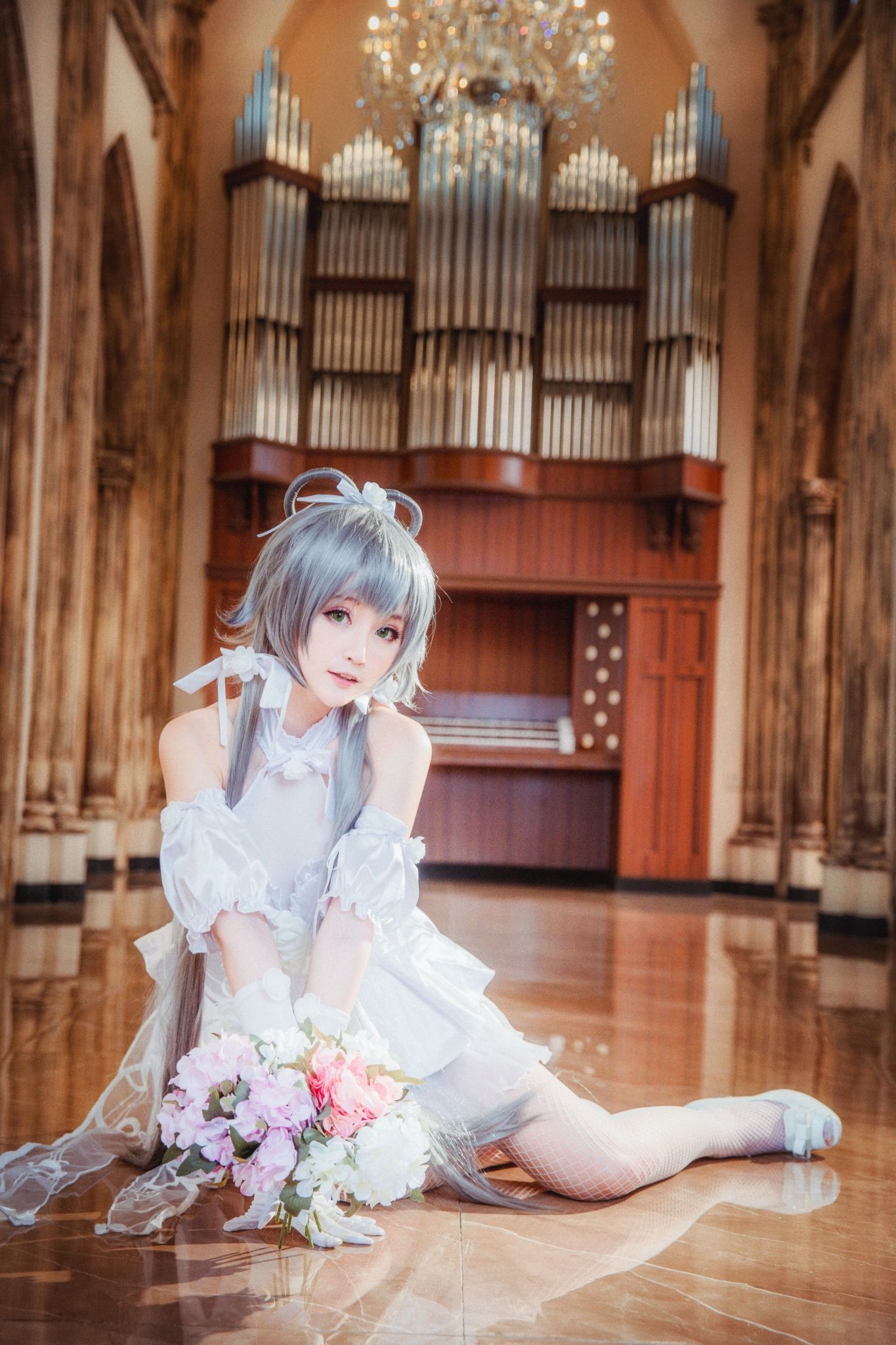 图片[8]-[Cosplay写真] 萌宠博主yui金鱼 – 洛天依花嫁-秀臀网-高品质图集网