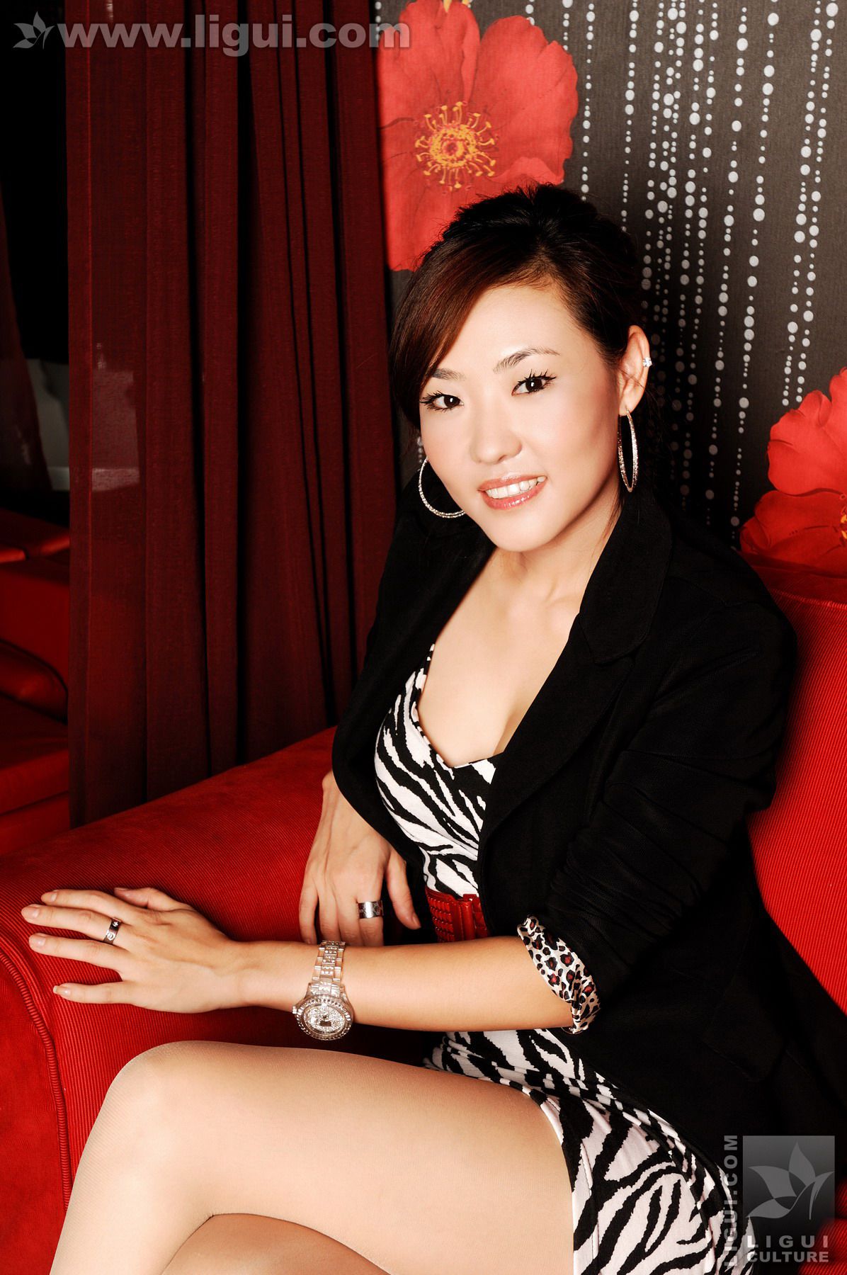 图片[5]-Model CoCo《沉醉其中》 [丽柜LiGui] 美腿玉足写真图片-秀臀网-高品质图集网