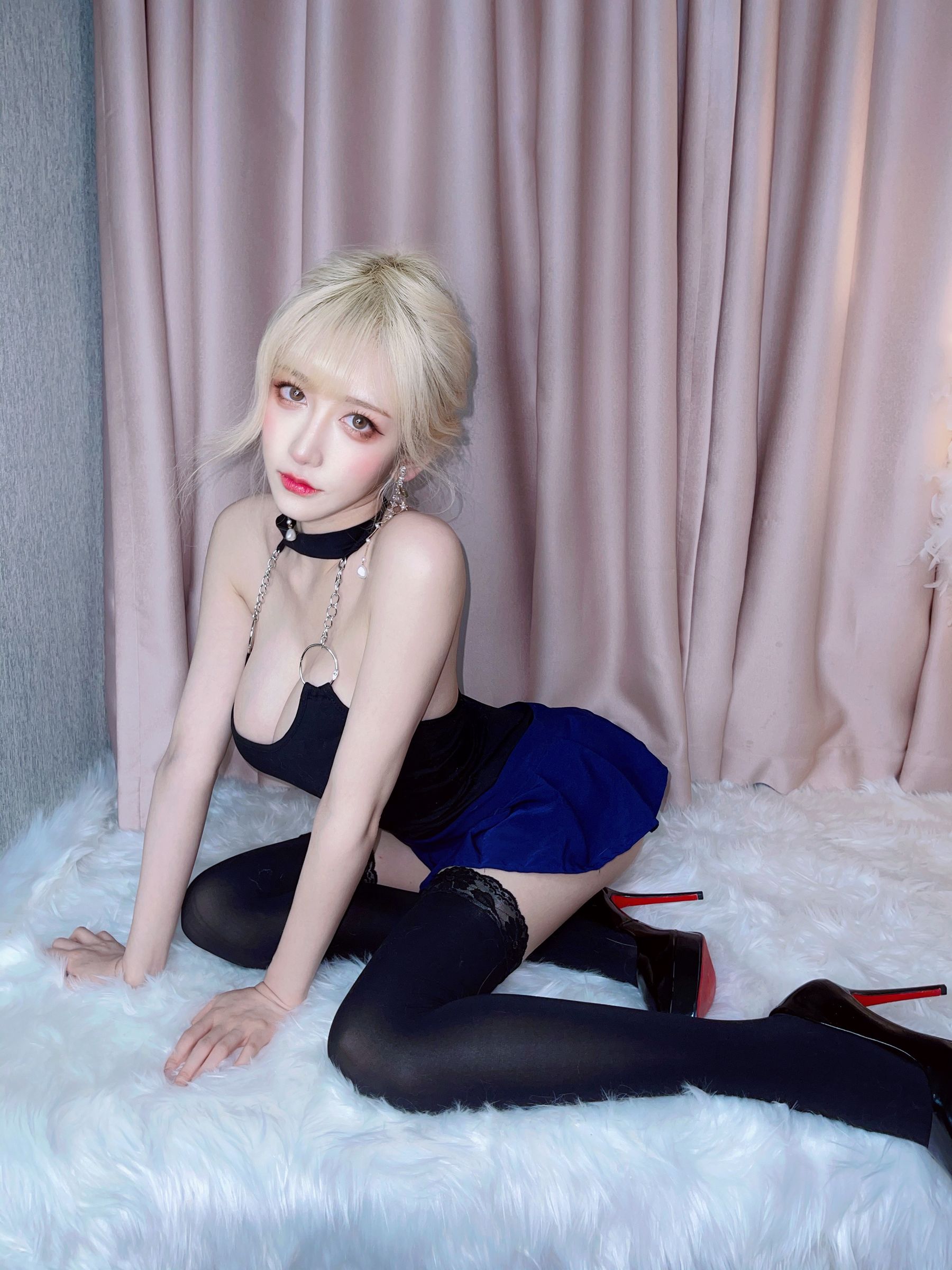 图片[9]-[福利COS] 人气Coser啾小妍 – 金发芭比-秀臀网-高品质图集网