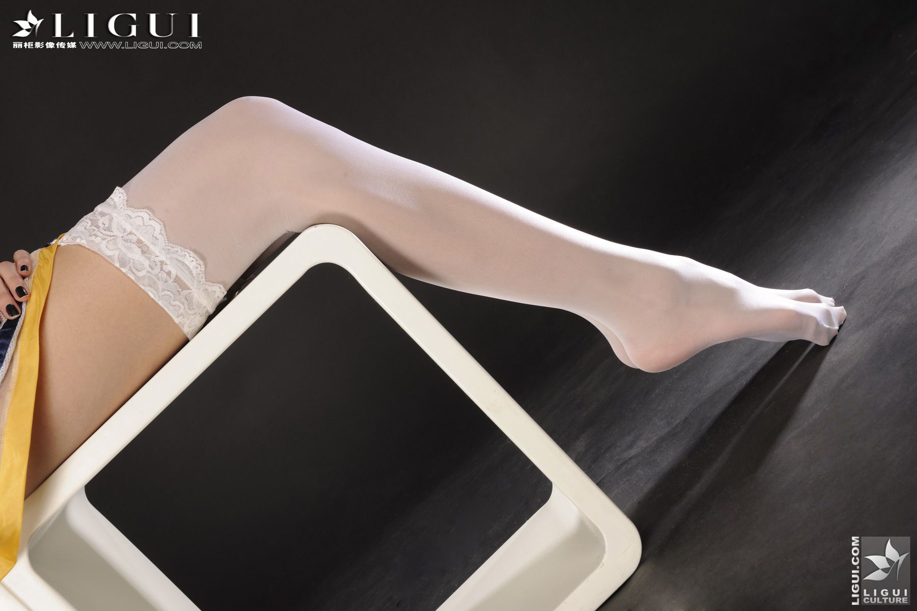 图片[9]-Model 桃子《白丝水手服》 [丽柜LiGui] 美腿玉足写真图片-ACG-二次元游戏动漫视频分享平台