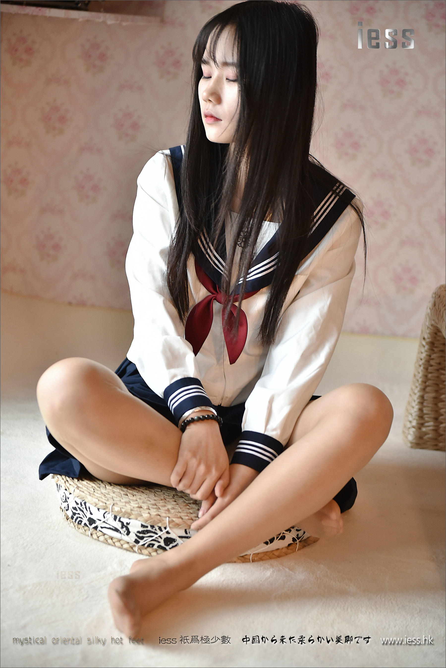 图片[7]-丝足便当082 琪琪 《制服系列之JK第2部-1》[IESS异思趣向]-秀臀网-高品质图集网