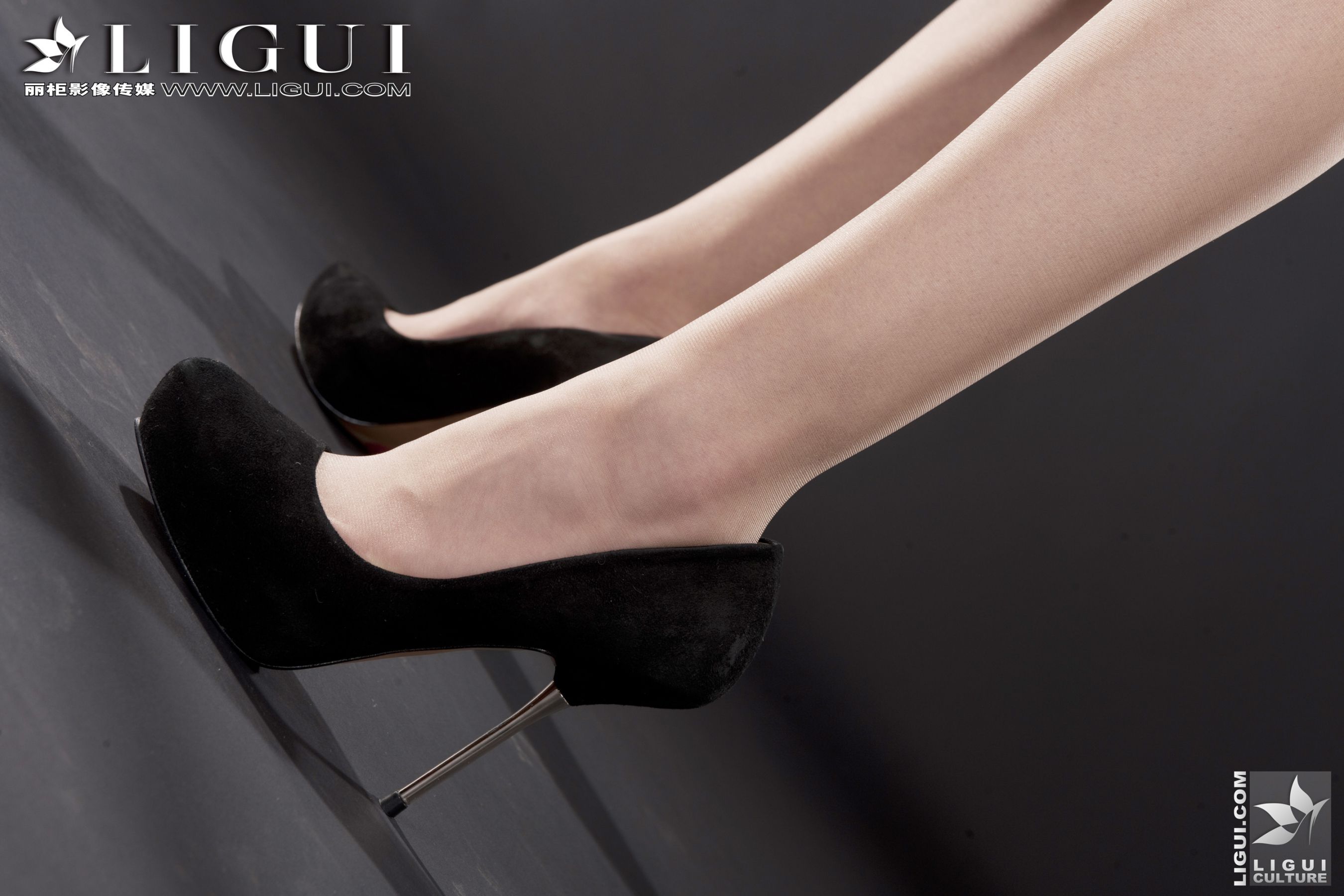 图片[7]-[丽柜贵足LiGui] Model 文欣《时尚牛仔热裤女郎》美腿丝足写真图片-秀臀网-高品质图集网