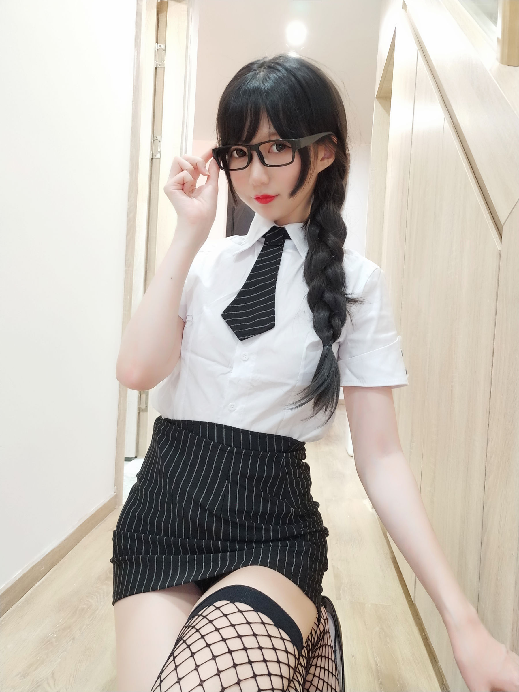 图片[9]-[COS福利] NAGISA魔物喵[fantia] – 黑丝网袜ol~~~-秀臀网-高品质图集网