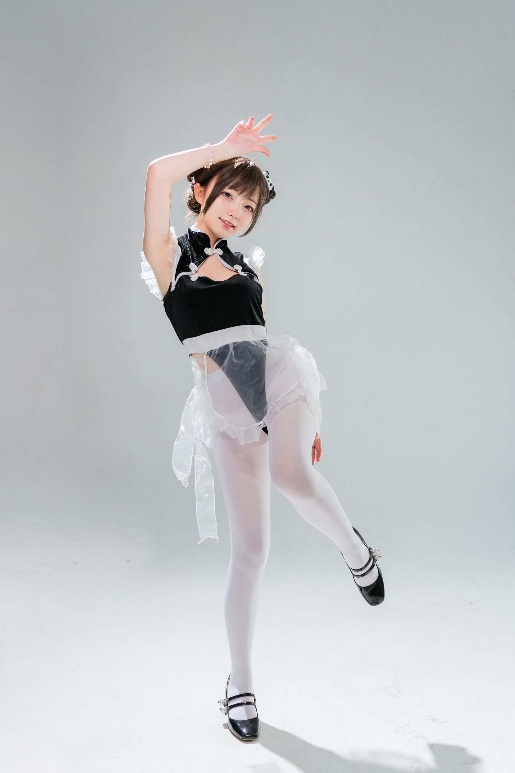 [福利COS] 花铃 – 小熊猫女仆-蕾丝百合网-美图分享,Cosplay美图,私房写真,套图下载