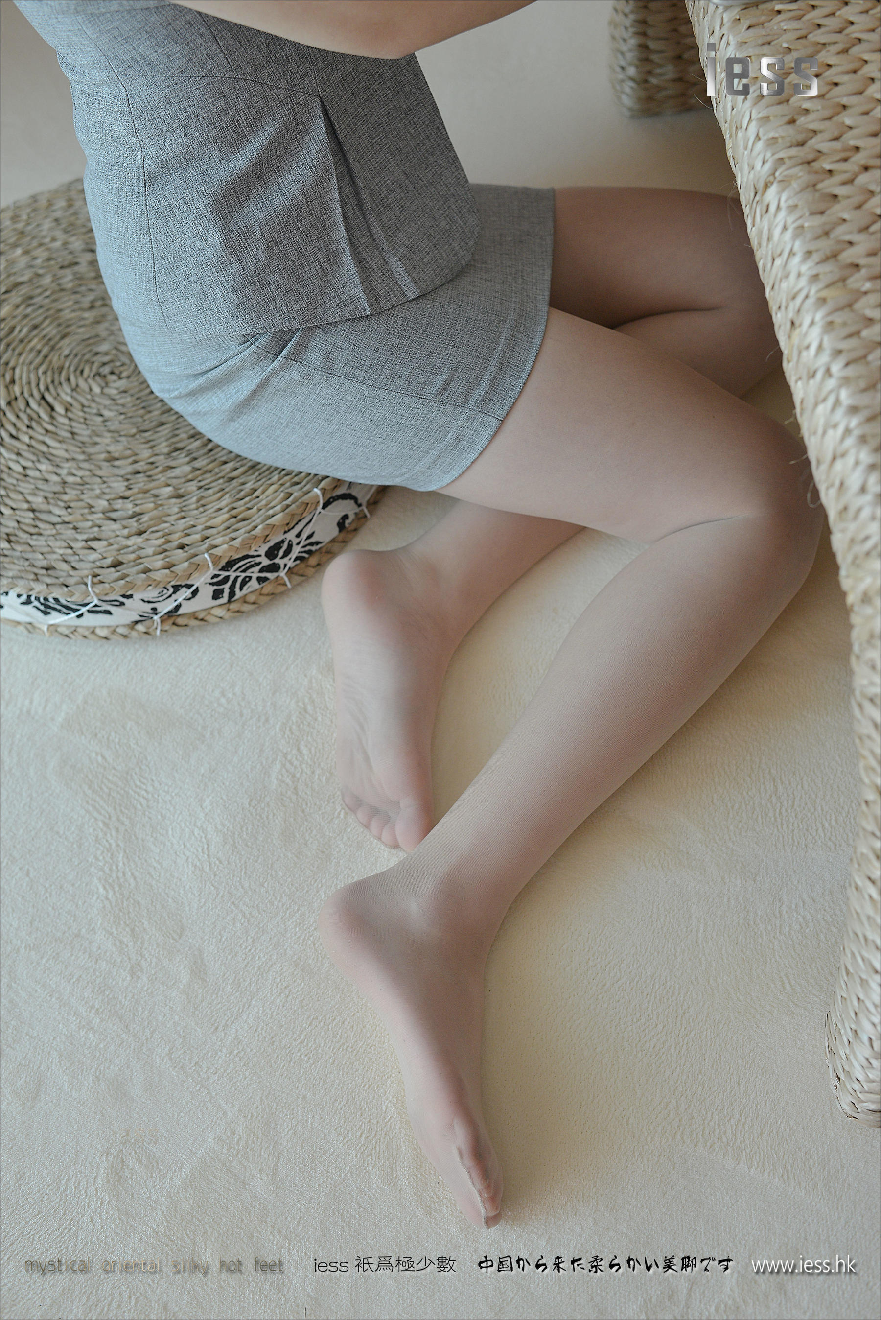图片[7]-丝足便当093 小夕 《我的女同事》[IESS异思趣向]-秀臀网-高品质图集网