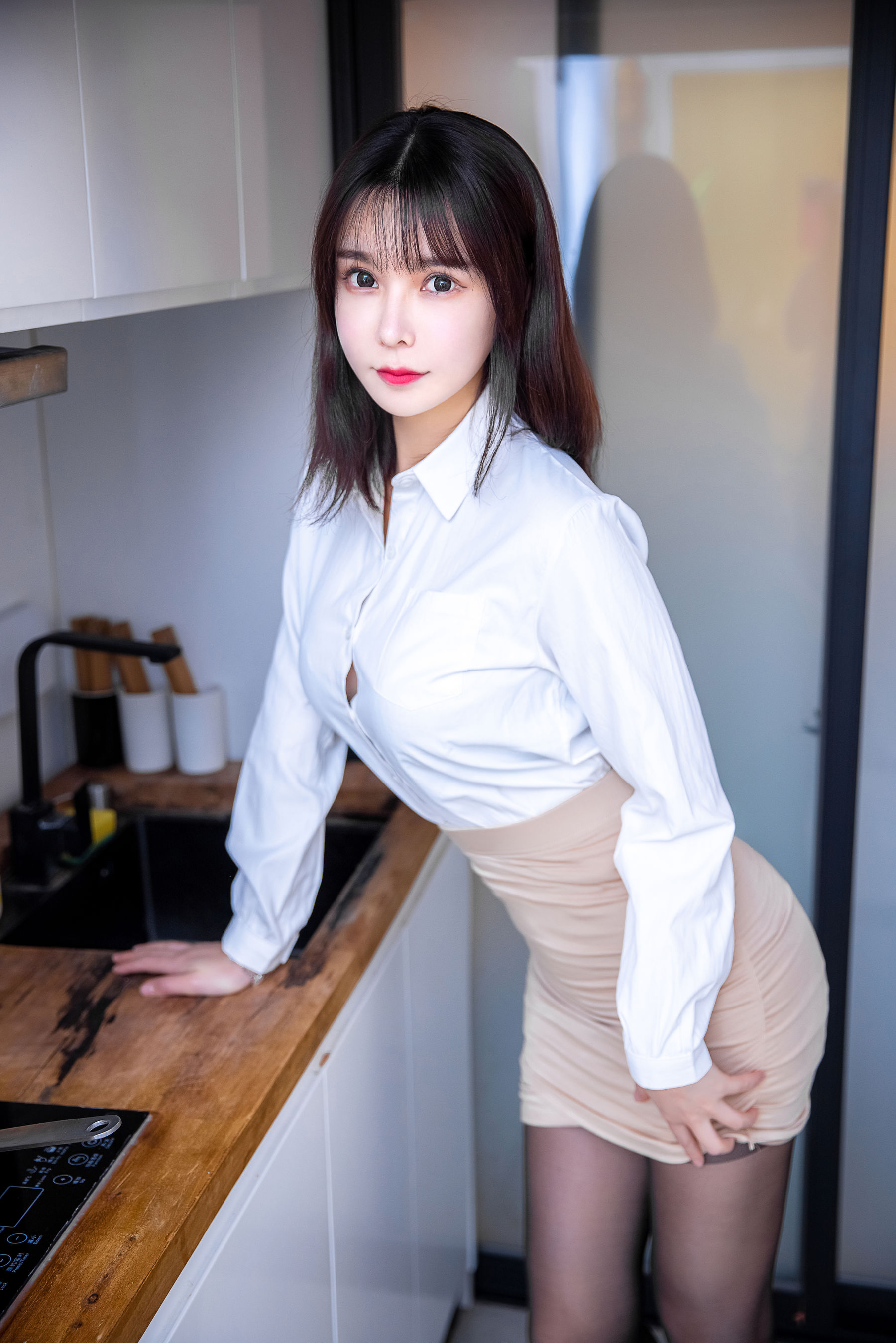 图片[3]-[福利COS] 亚马逊鲶鱼 – OL下班后-蕾丝百合网-美图分享,Cosplay美图,私房写真,套图下载