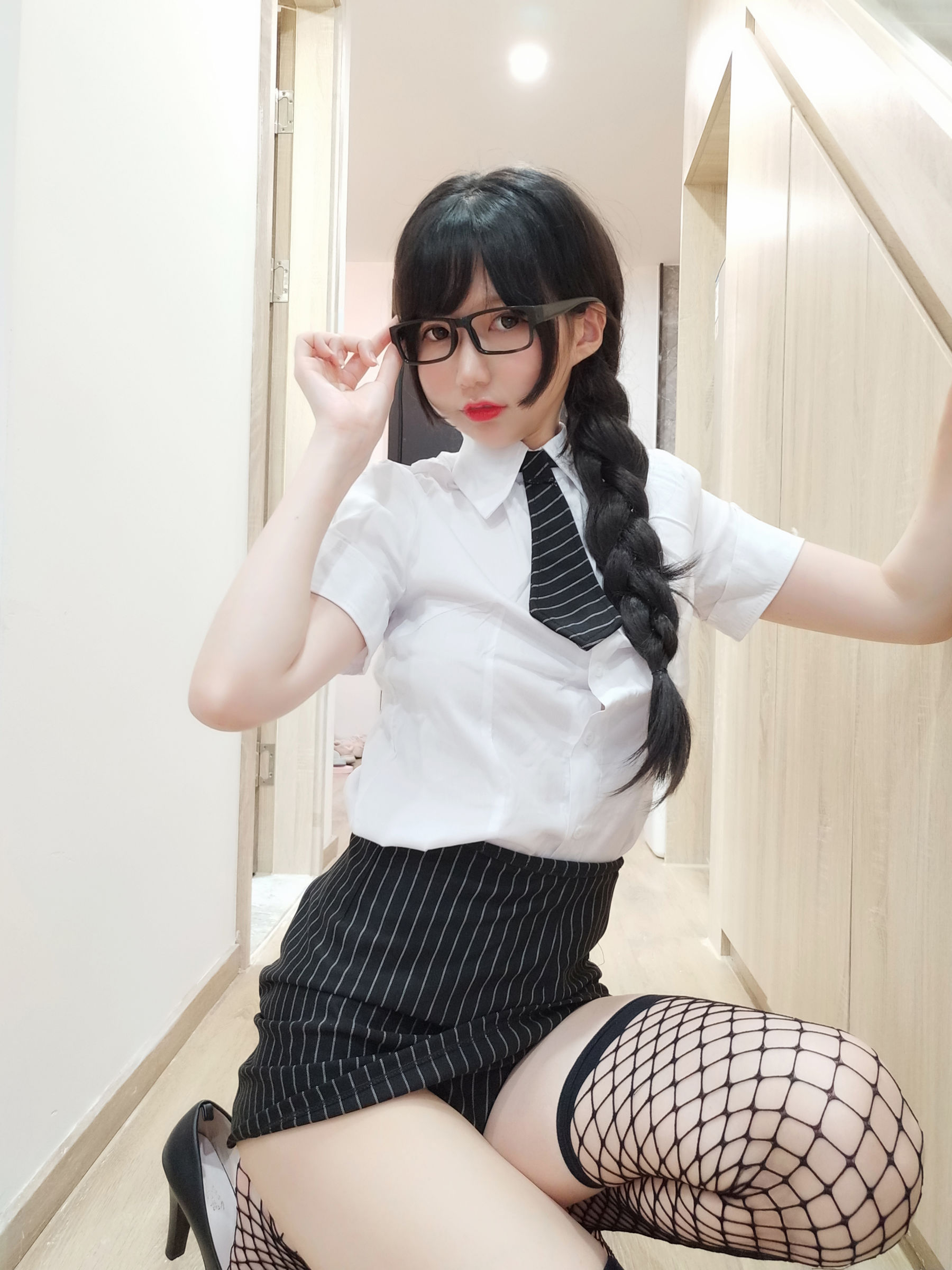 图片[8]-[COS福利] NAGISA魔物喵[fantia] – 黑丝网袜ol~~~-秀臀网-高品质图集网