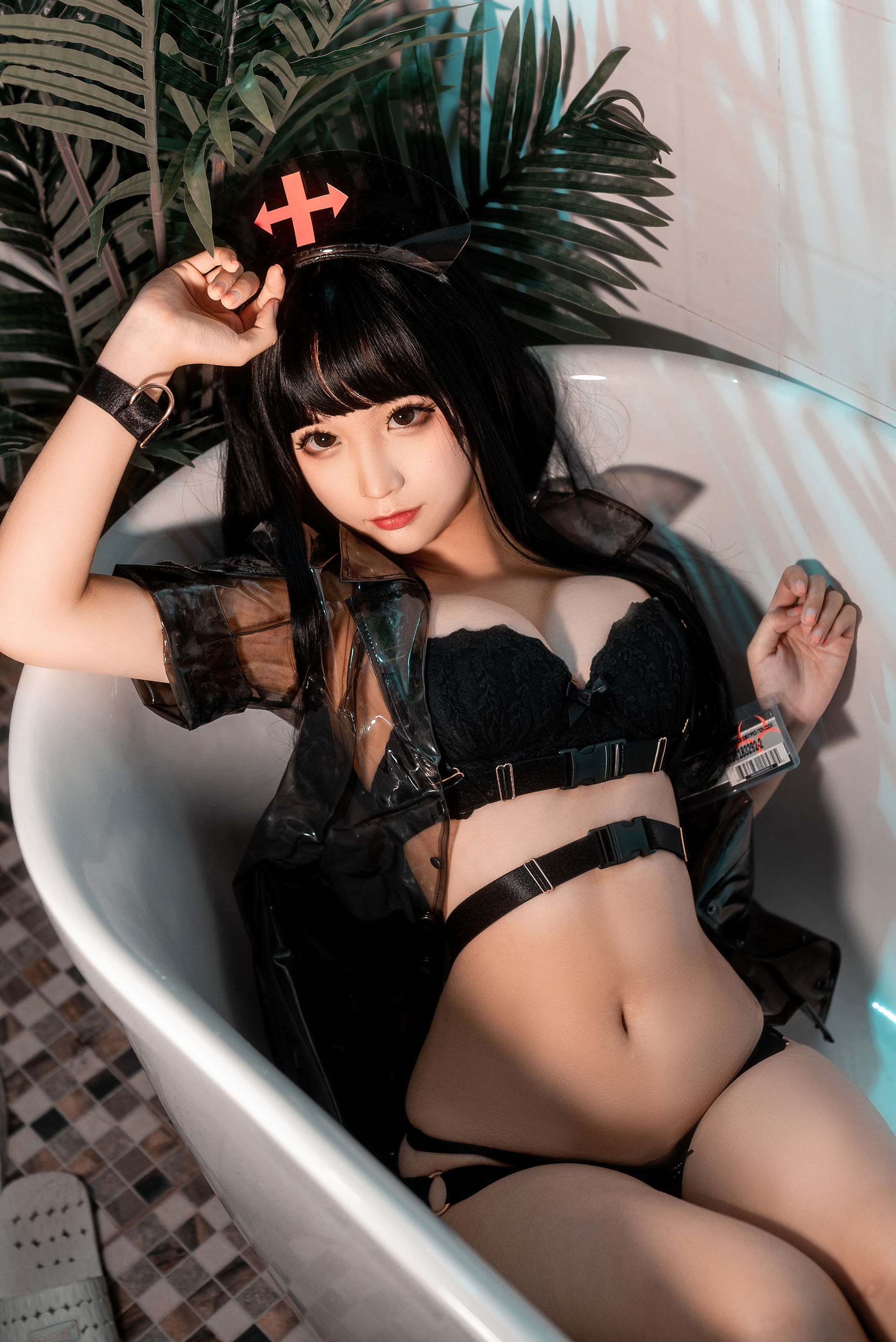 图片[9]-[网红COSER写真] 动漫博主蠢沫沫 – 胶衣护士 黑-秀臀网-高品质图集网