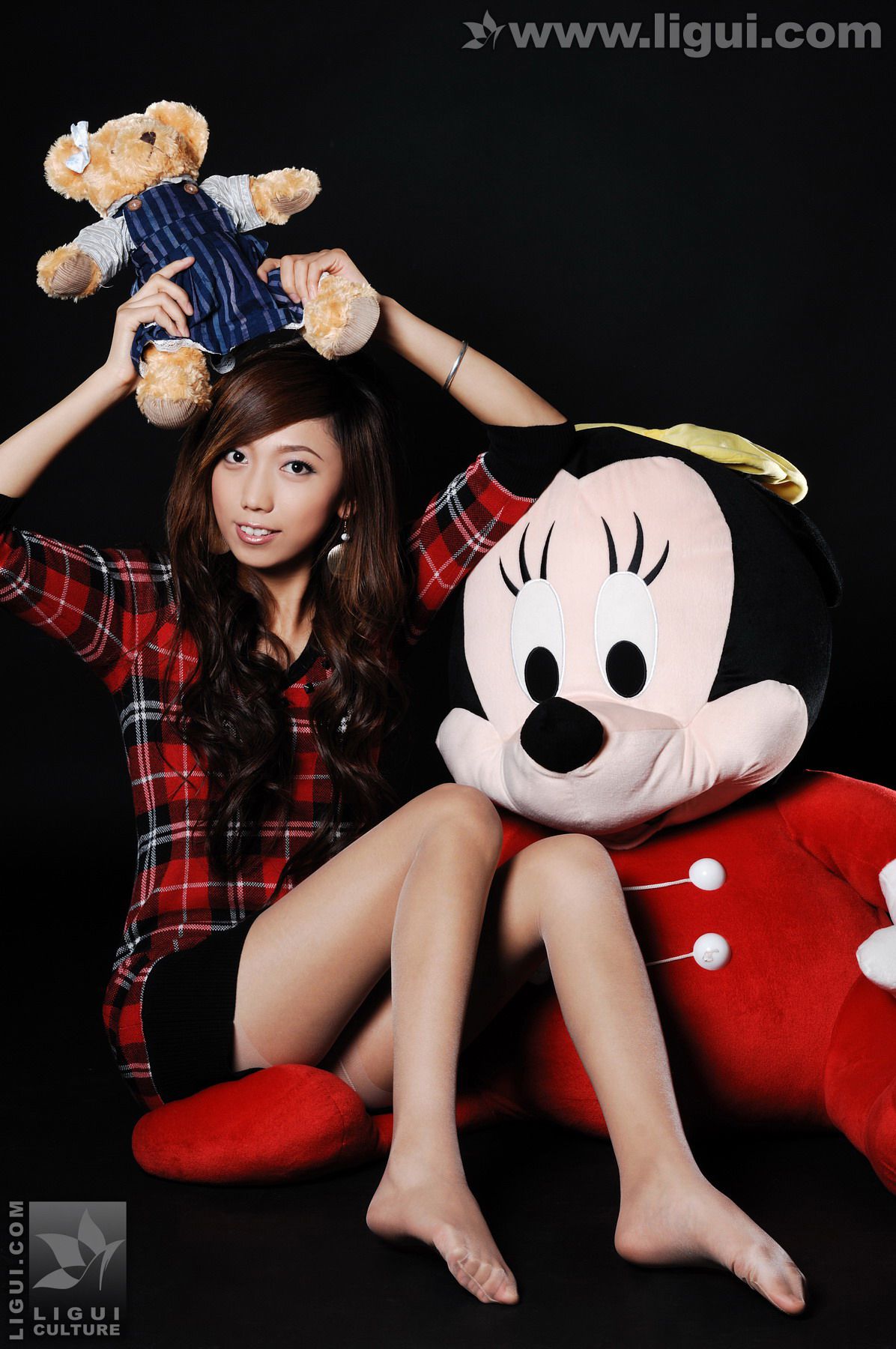 图片[9]-Model 梦娜《与玩偶之间的丝袜美足嬉戏》 [丽柜LiGui] 美腿玉足写真图片-秀臀网-高品质图集网